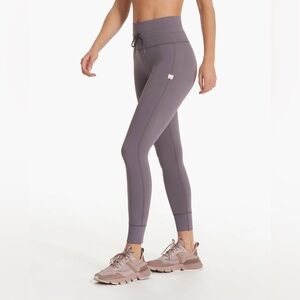 Vuori Women’s Daily Pocket Leggings in Lunar Grey
